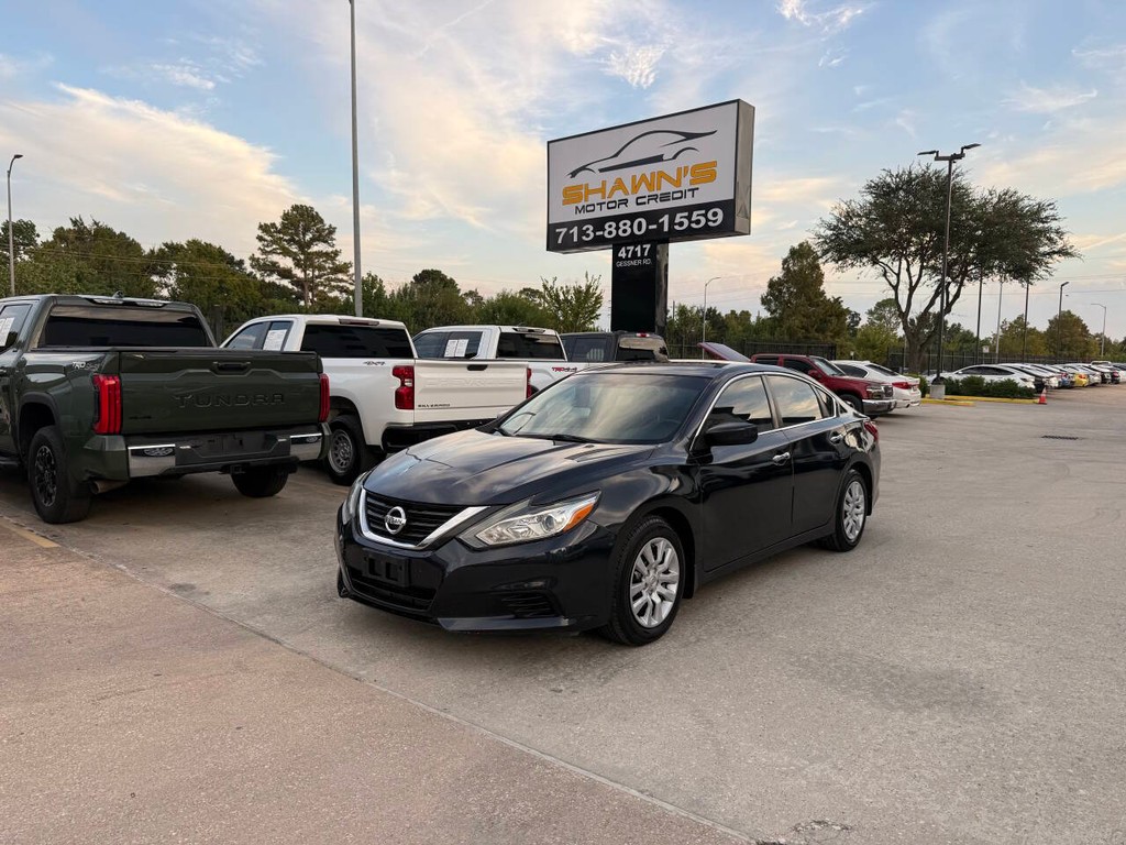 Nissan Altima Vehicle Full-screen Gallery Image 41