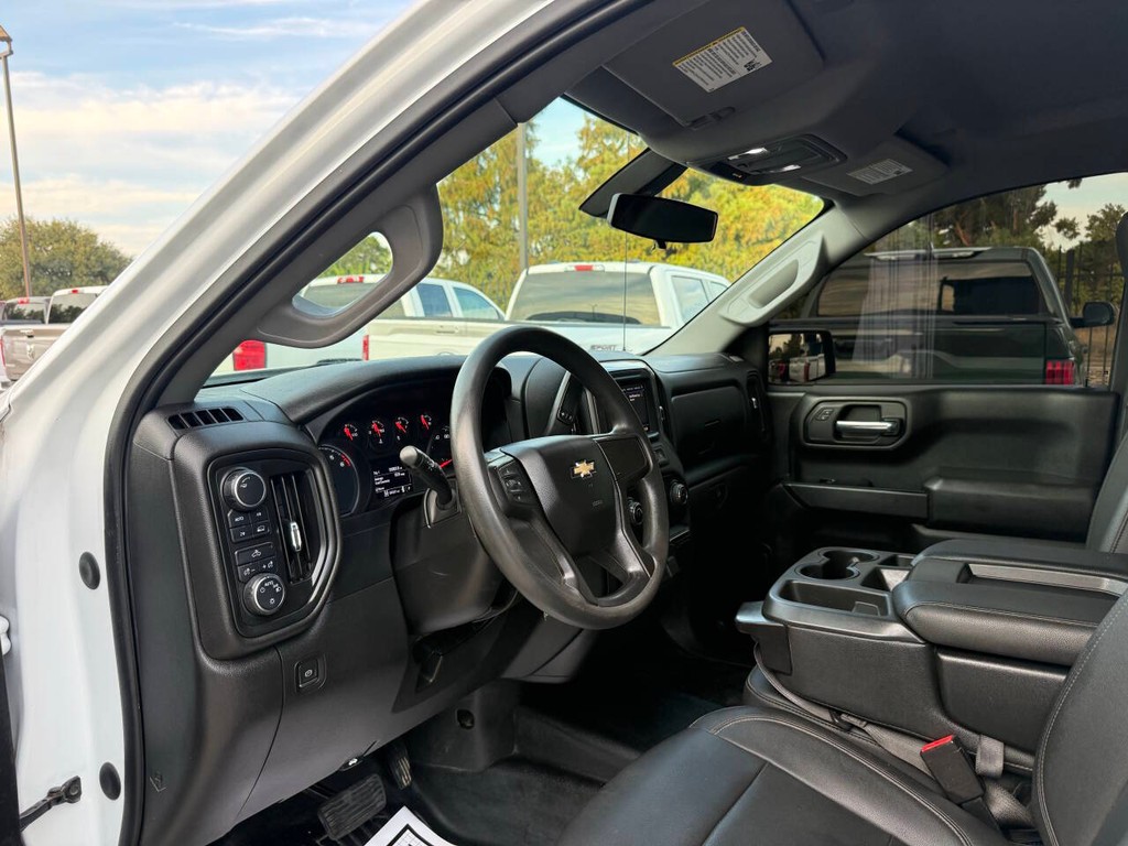 Chevrolet Silverado 1500 Vehicle Full-screen Gallery Image 06