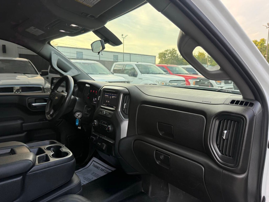 Chevrolet Silverado 1500 Vehicle Full-screen Gallery Image 09