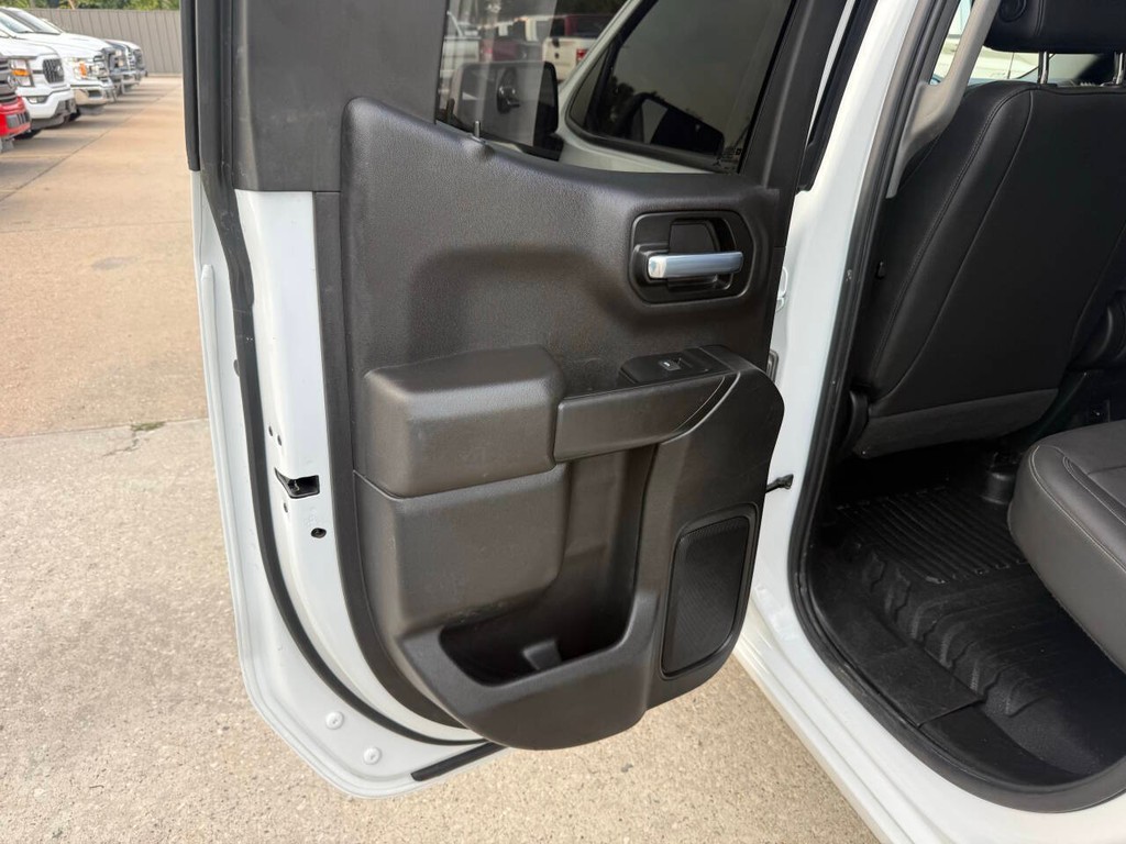Chevrolet Silverado 1500 Vehicle Full-screen Gallery Image 14