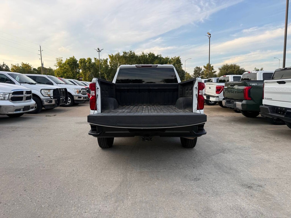 Chevrolet Silverado 1500 Vehicle Full-screen Gallery Image 36