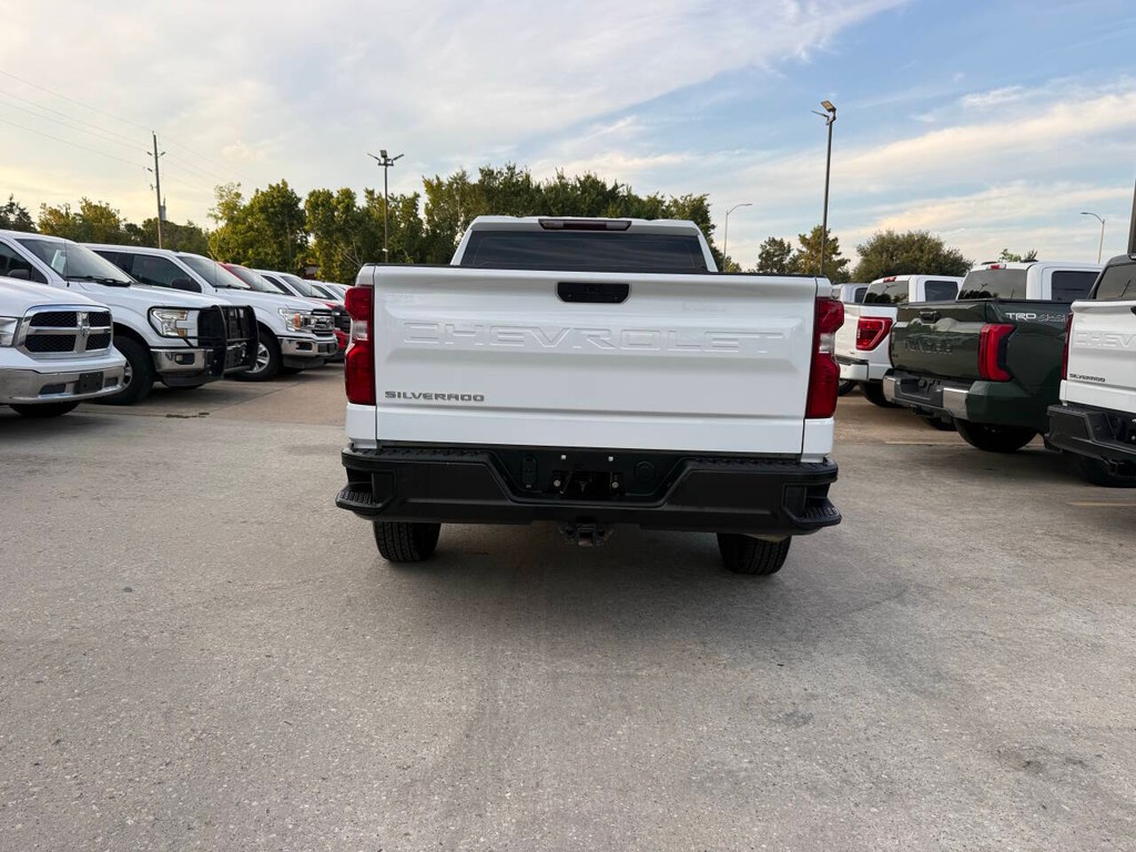 Chevrolet Silverado 1500 Vehicle Full-screen Gallery Image 37