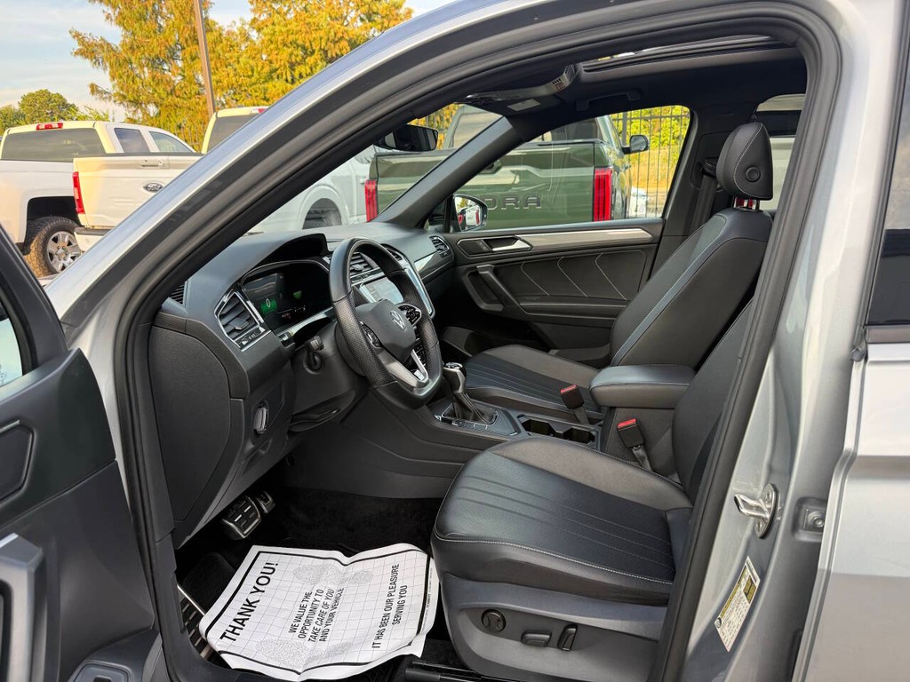 Volkswagen Tiguan Vehicle Full-screen Gallery Image 07