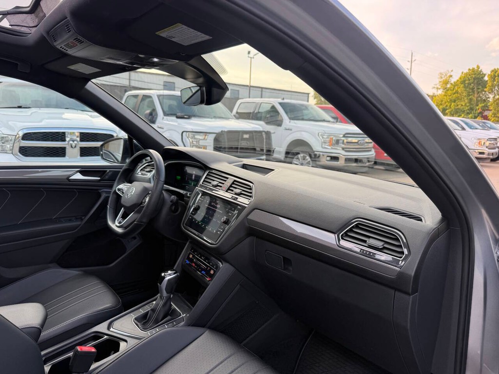 Volkswagen Tiguan Vehicle Full-screen Gallery Image 09