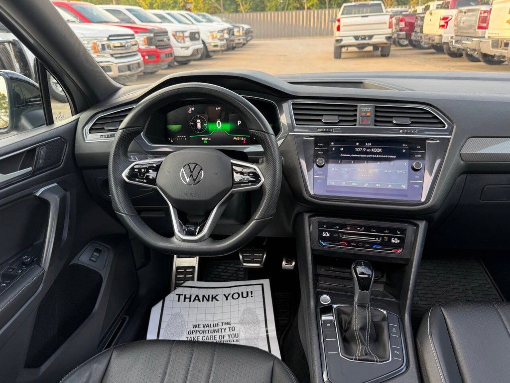 Volkswagen Tiguan Vehicle Full-screen Gallery Image 23