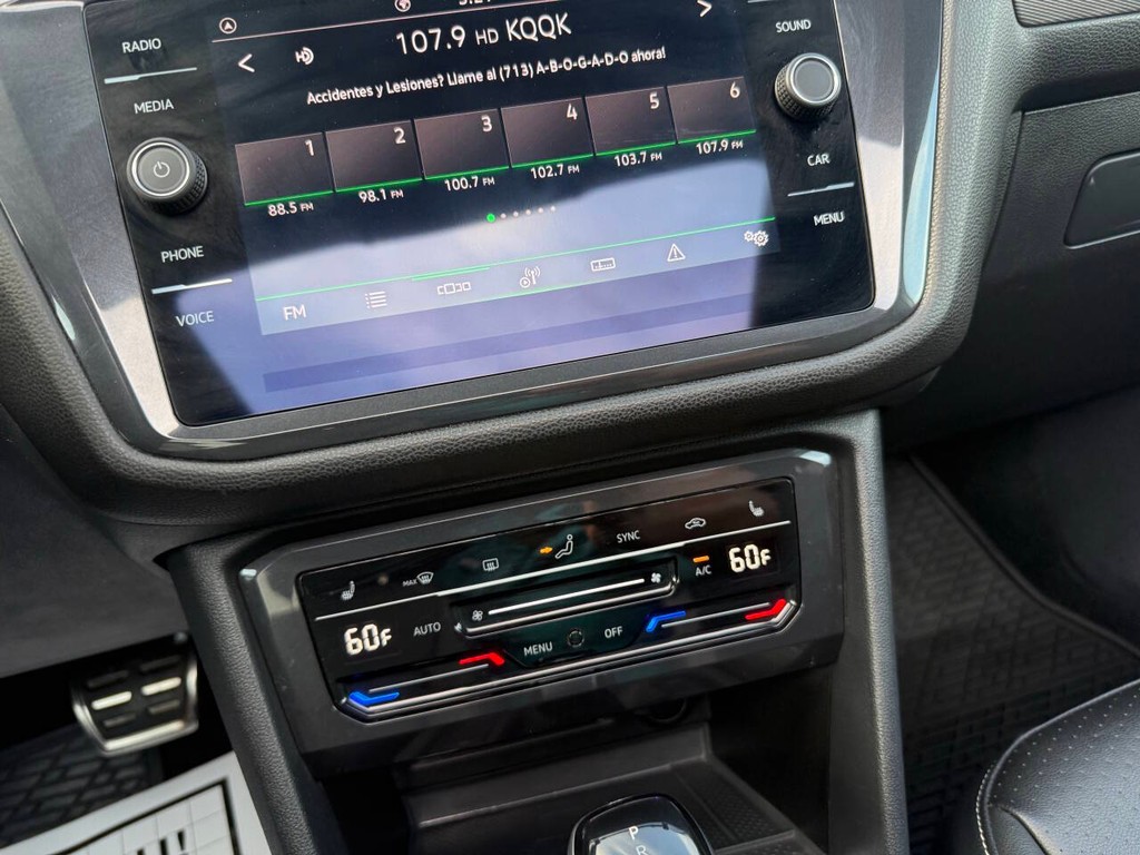Volkswagen Tiguan Vehicle Full-screen Gallery Image 29