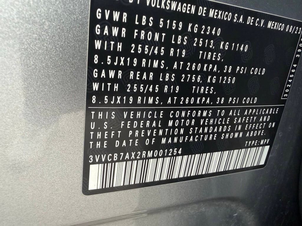 Volkswagen Tiguan Vehicle Full-screen Gallery Image 36