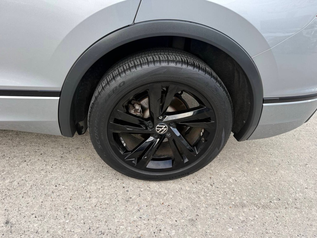 Volkswagen Tiguan Vehicle Full-screen Gallery Image 38