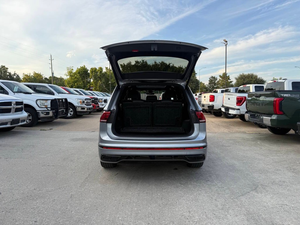 Volkswagen Tiguan Vehicle Full-screen Gallery Image 39