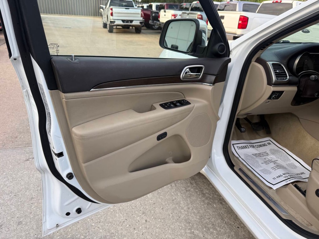 Jeep Grand Cherokee Vehicle Full-screen Gallery Image 09