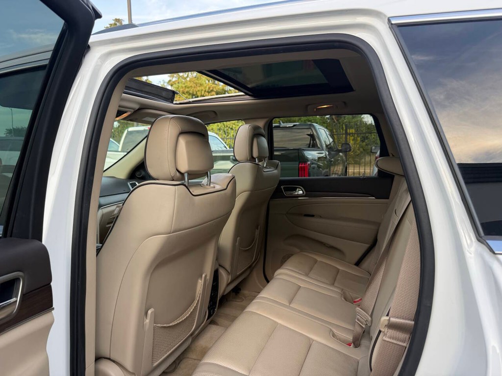 Jeep Grand Cherokee Vehicle Full-screen Gallery Image 13