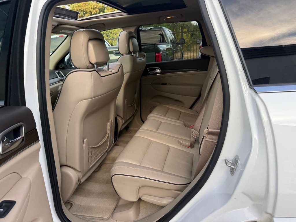 Jeep Grand Cherokee Vehicle Full-screen Gallery Image 14