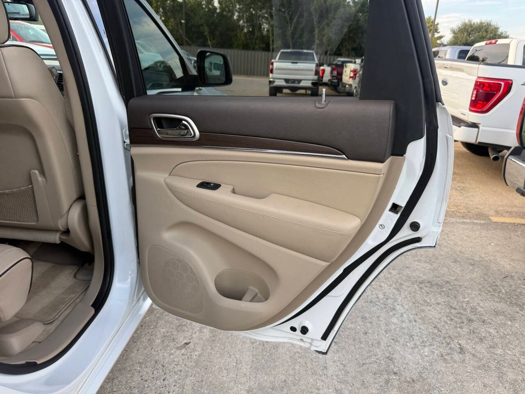 Jeep Grand Cherokee Vehicle Full-screen Gallery Image 17