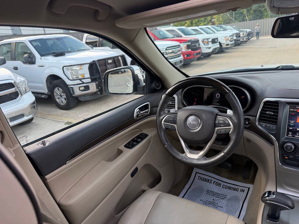 Jeep Grand Cherokee Vehicle Full-screen Gallery Image 20