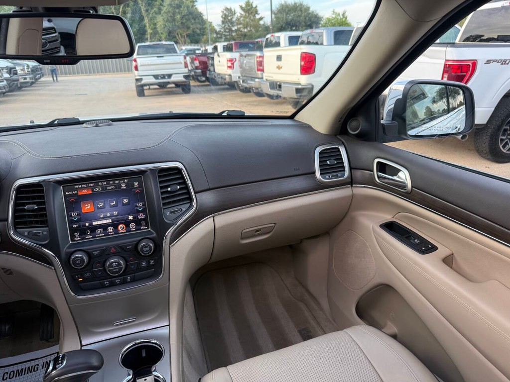 Jeep Grand Cherokee Vehicle Full-screen Gallery Image 21