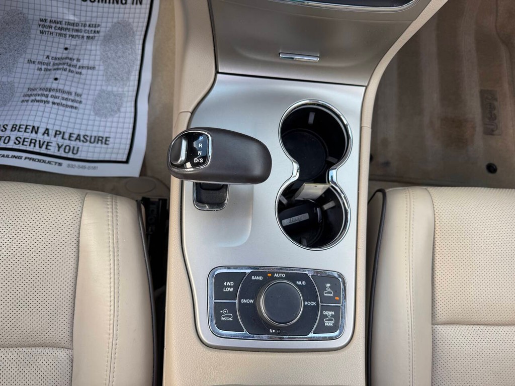 Jeep Grand Cherokee Vehicle Full-screen Gallery Image 30