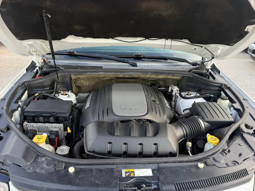Jeep Grand Cherokee Vehicle Full-screen Gallery Image 37