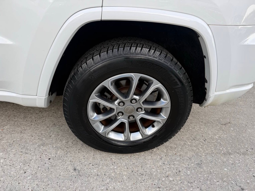 Jeep Grand Cherokee Vehicle Full-screen Gallery Image 38