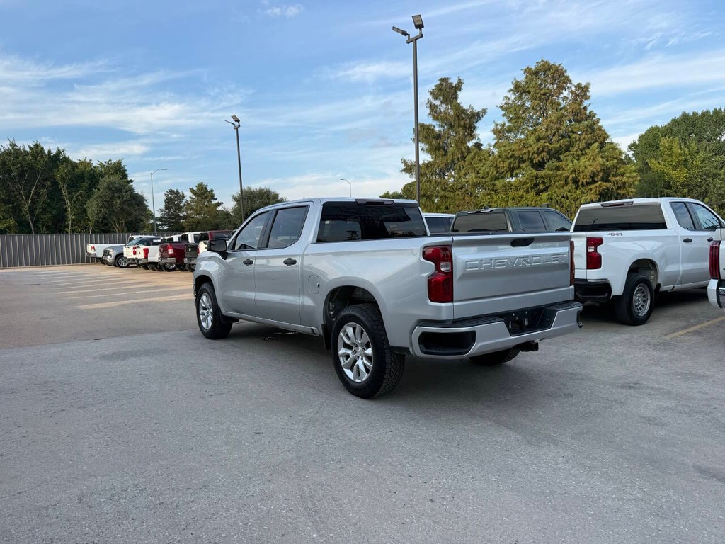 Chevrolet Silverado 1500 Vehicle Full-screen Gallery Image 04