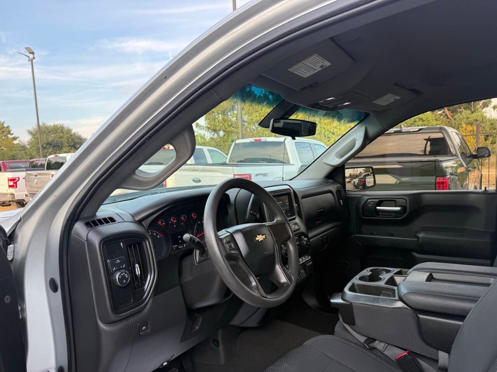 Chevrolet Silverado 1500 Vehicle Full-screen Gallery Image 06