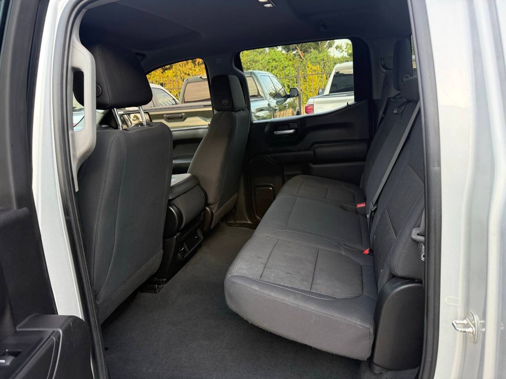 Chevrolet Silverado 1500 Vehicle Full-screen Gallery Image 13