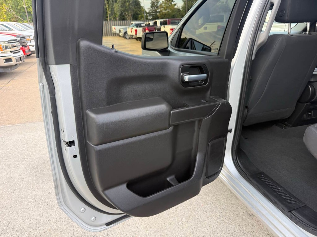 Chevrolet Silverado 1500 Vehicle Full-screen Gallery Image 14
