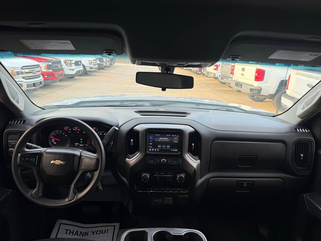 Chevrolet Silverado 1500 Vehicle Full-screen Gallery Image 17
