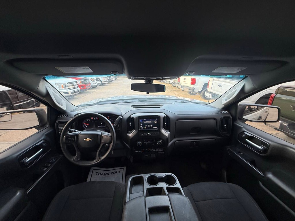 Chevrolet Silverado 1500 Vehicle Full-screen Gallery Image 18