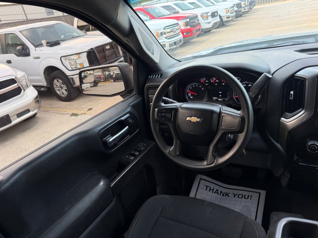 Chevrolet Silverado 1500 Vehicle Full-screen Gallery Image 19