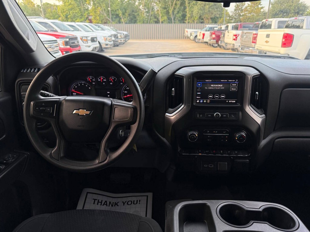 Chevrolet Silverado 1500 Vehicle Full-screen Gallery Image 21