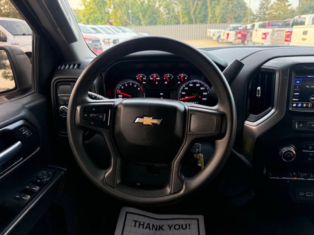 Chevrolet Silverado 1500 Vehicle Full-screen Gallery Image 22