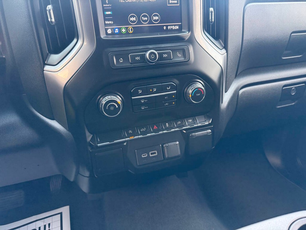 Chevrolet Silverado 1500 Vehicle Full-screen Gallery Image 28