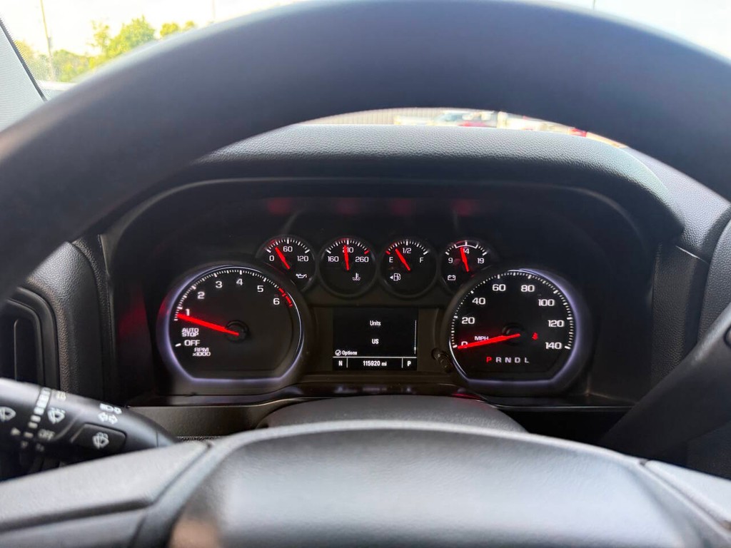 Chevrolet Silverado 1500 Vehicle Full-screen Gallery Image 31
