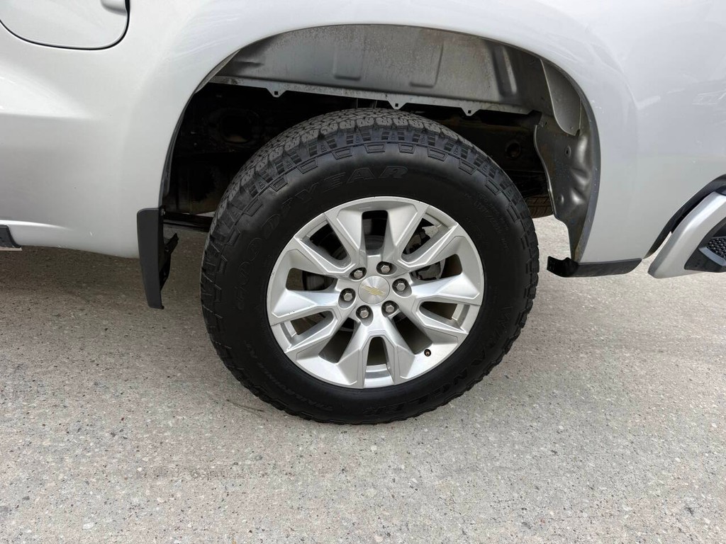 Chevrolet Silverado 1500 Vehicle Full-screen Gallery Image 35
