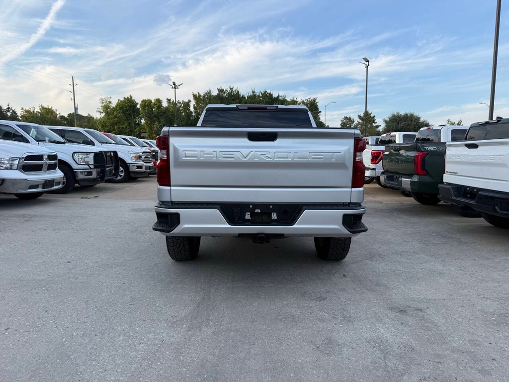 Chevrolet Silverado 1500 Vehicle Full-screen Gallery Image 37