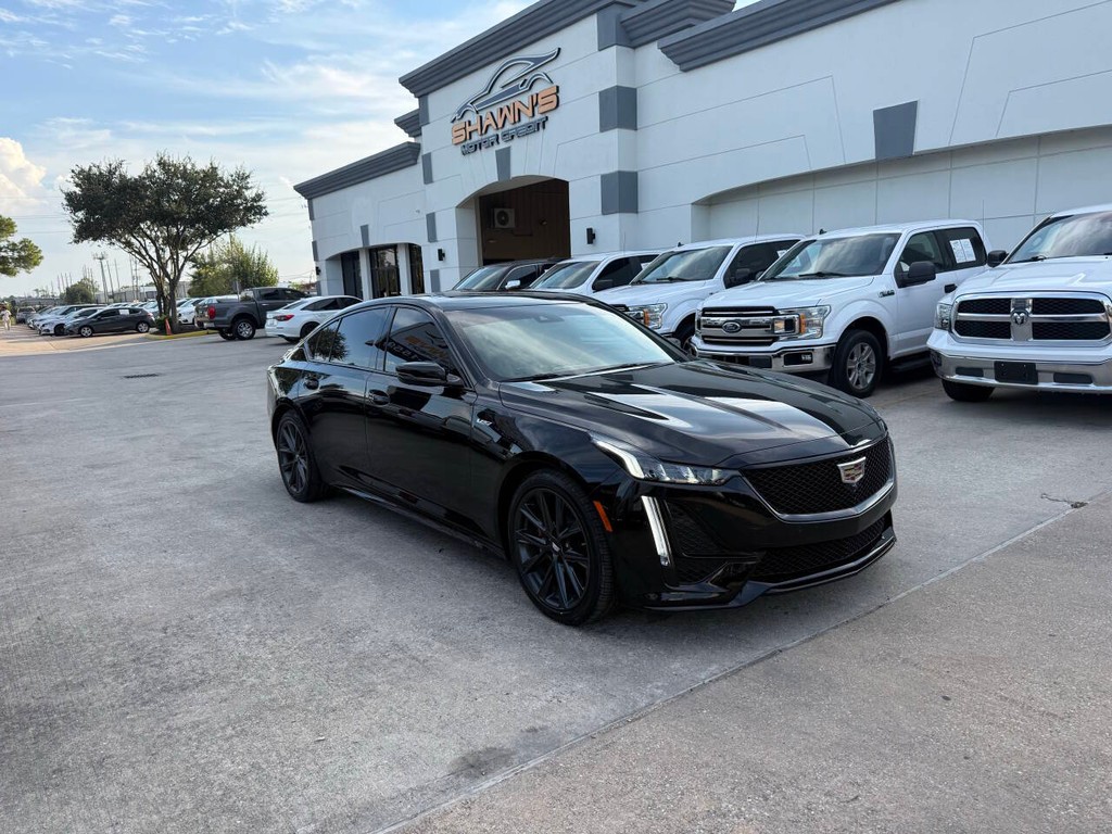 Cadillac CT5-V Vehicle Full-screen Gallery Image 02