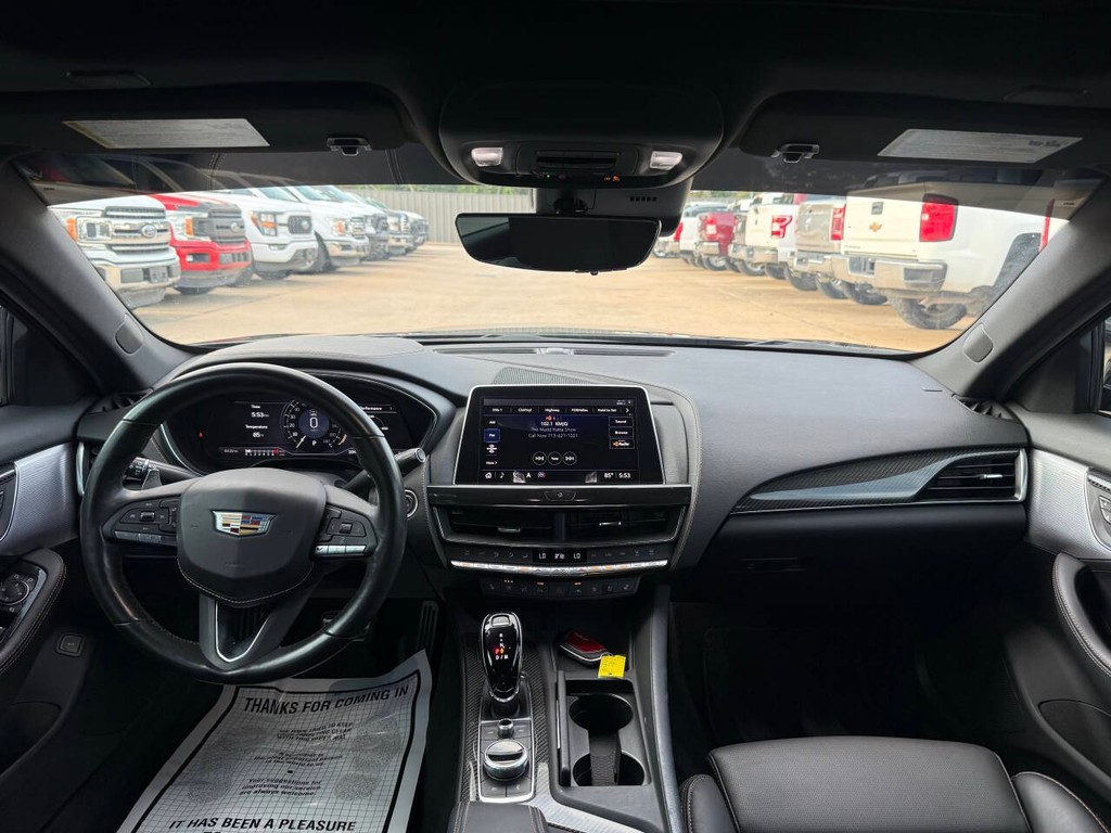 Cadillac CT5-V Vehicle Full-screen Gallery Image 17