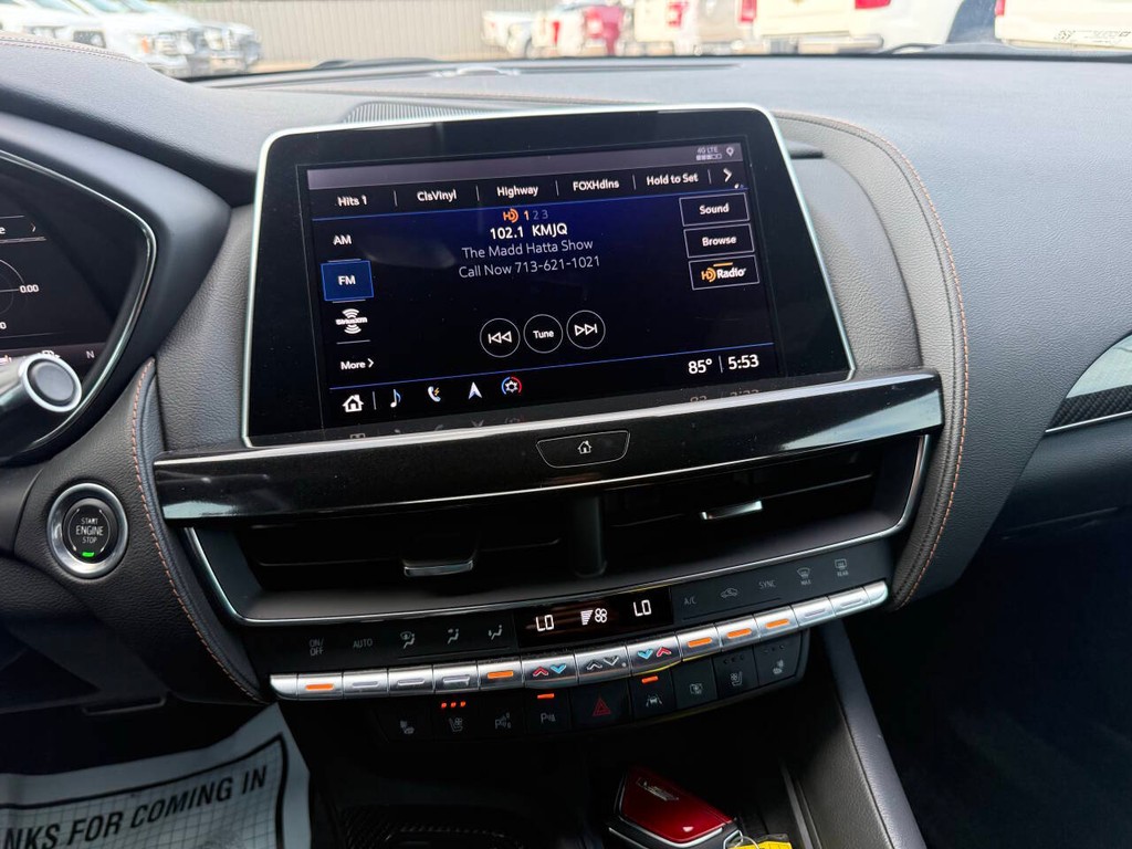 Cadillac CT5-V Vehicle Full-screen Gallery Image 24