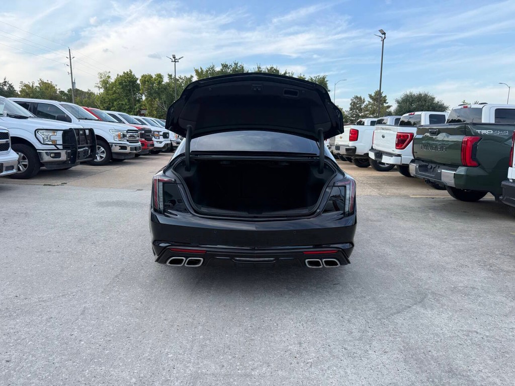 Cadillac CT5-V Vehicle Full-screen Gallery Image 38