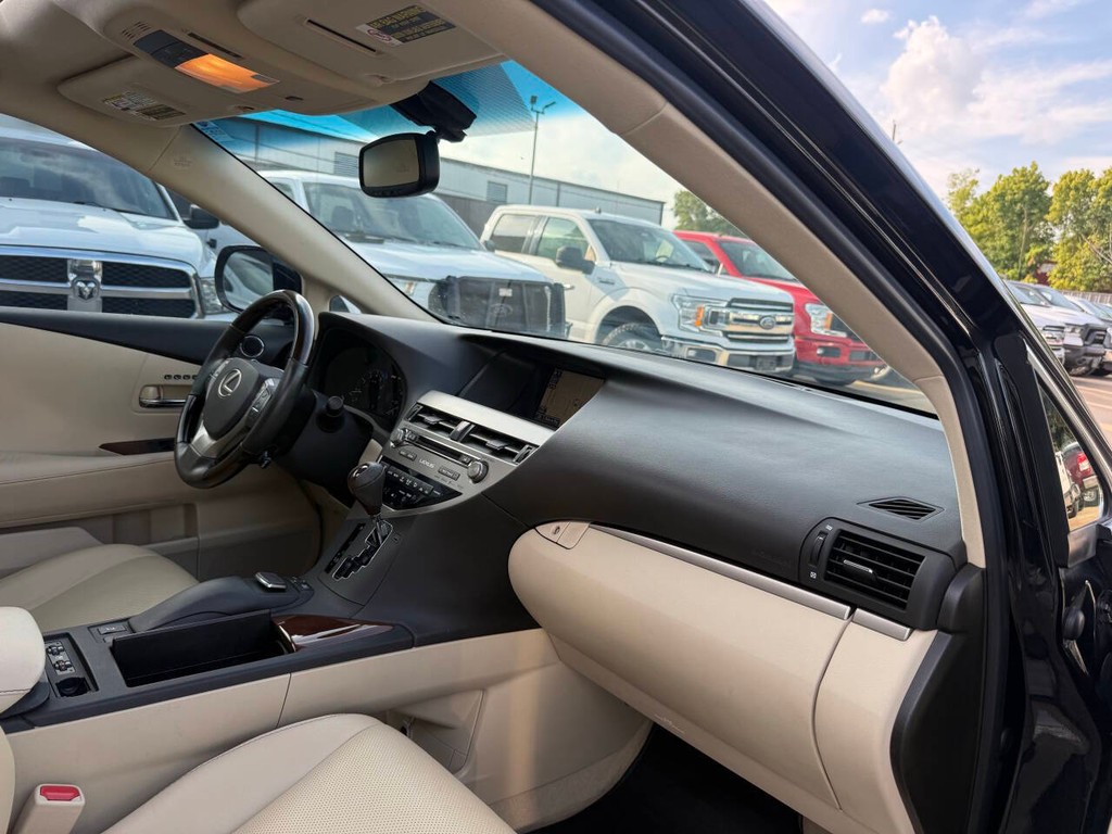 Lexus RX 350 Vehicle Full-screen Gallery Image 06