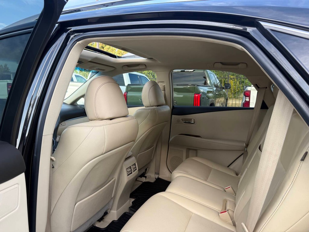 Lexus RX 350 Vehicle Full-screen Gallery Image 09