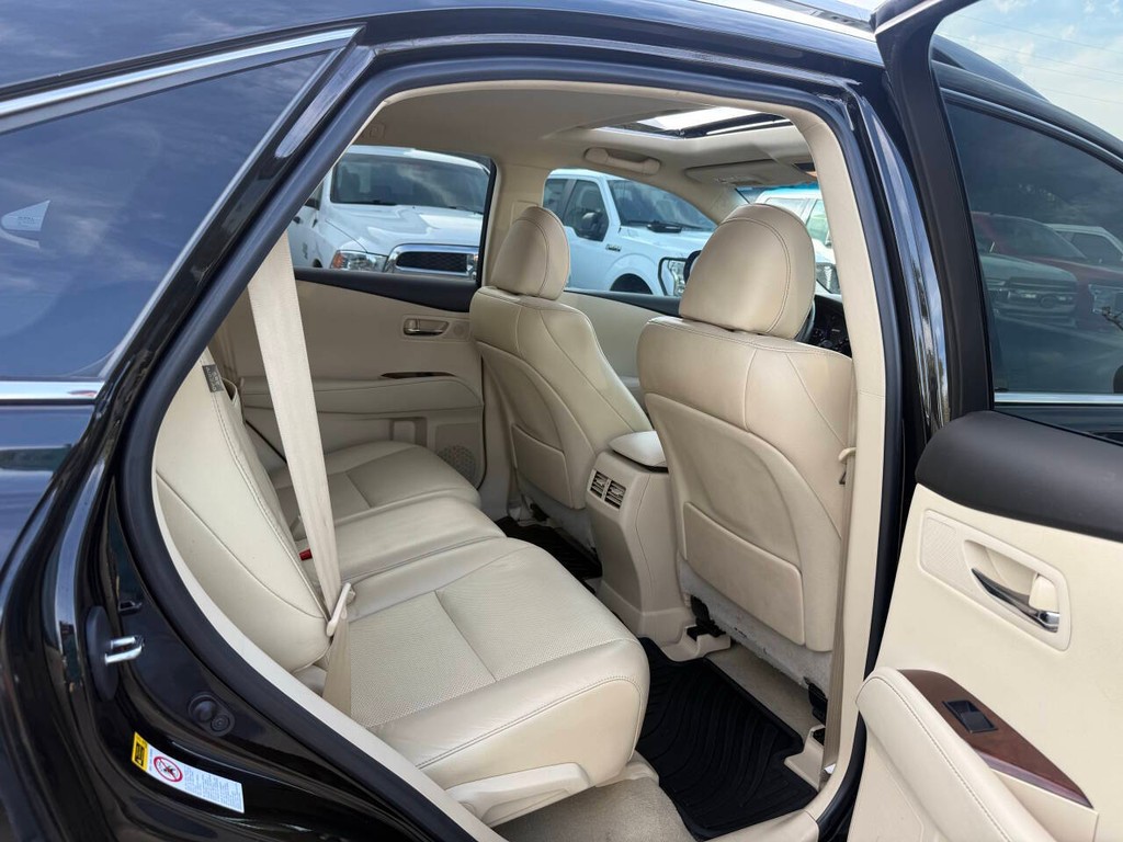 Lexus RX 350 Vehicle Full-screen Gallery Image 12