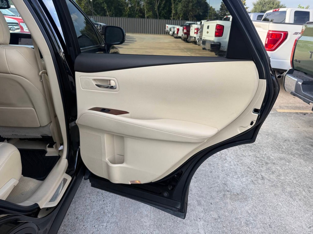Lexus RX 350 Vehicle Full-screen Gallery Image 13