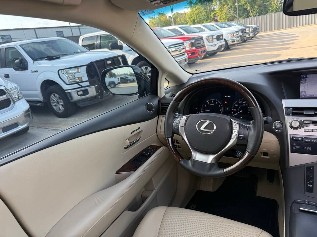 Lexus RX 350 Vehicle Full-screen Gallery Image 16