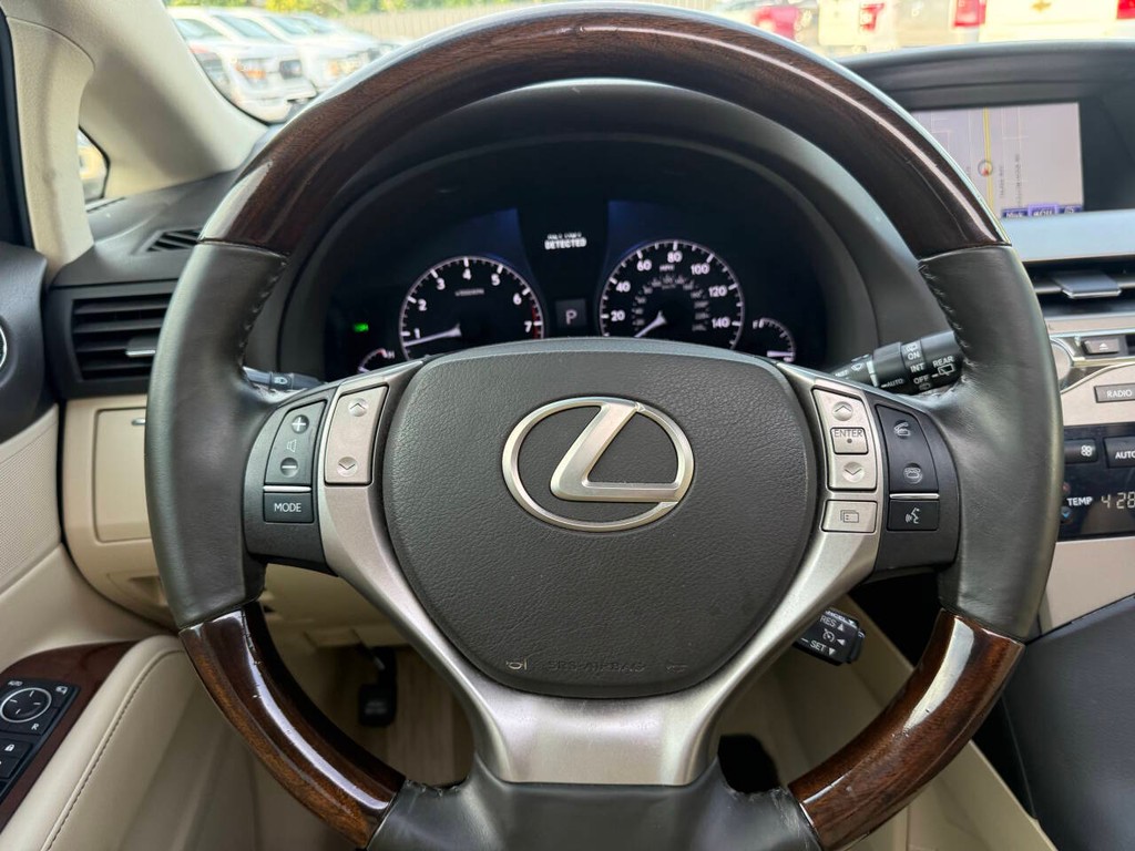 Lexus RX 350 Vehicle Full-screen Gallery Image 20