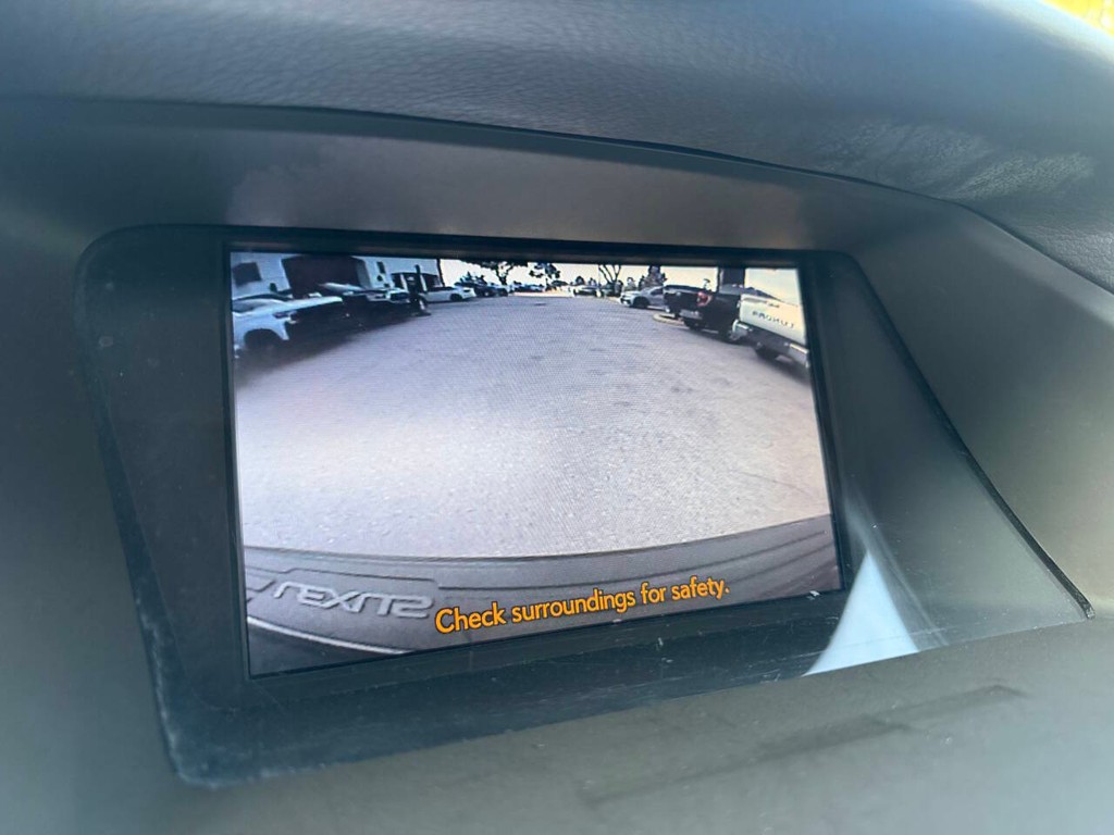 Lexus RX 350 Vehicle Full-screen Gallery Image 23