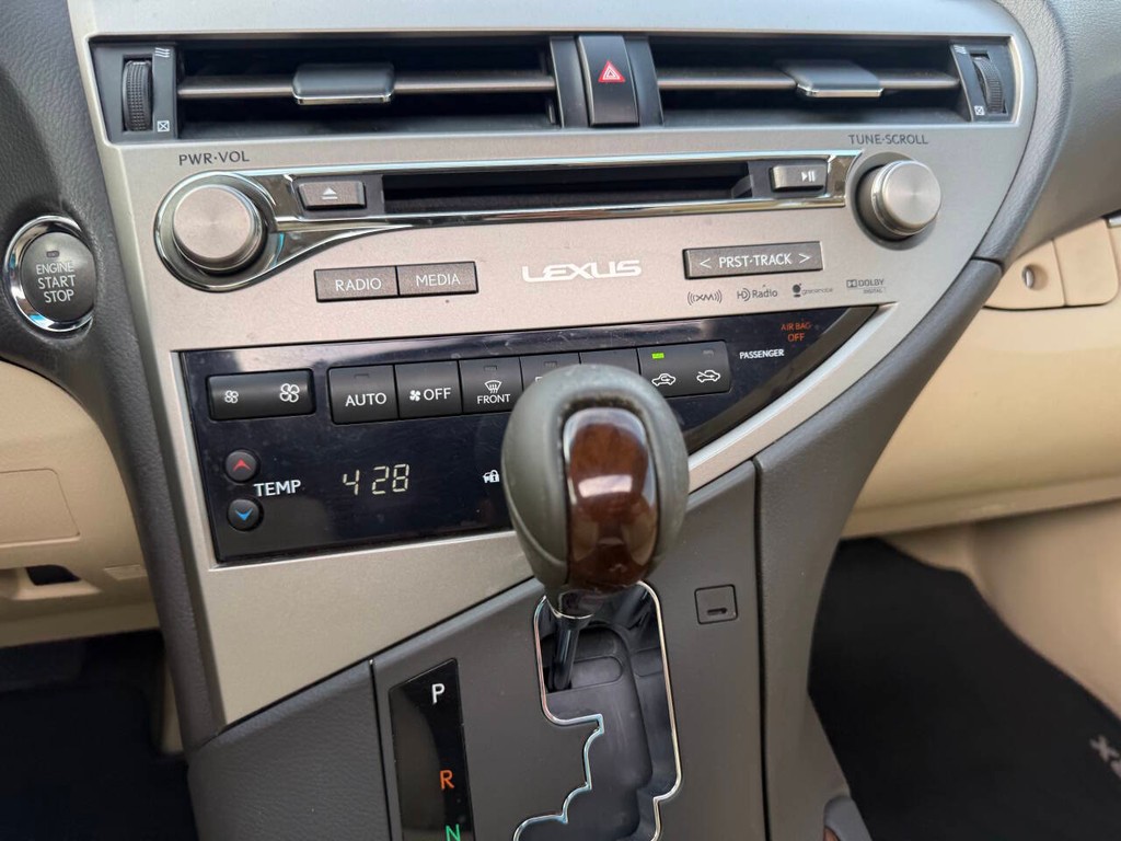 Lexus RX 350 Vehicle Full-screen Gallery Image 25