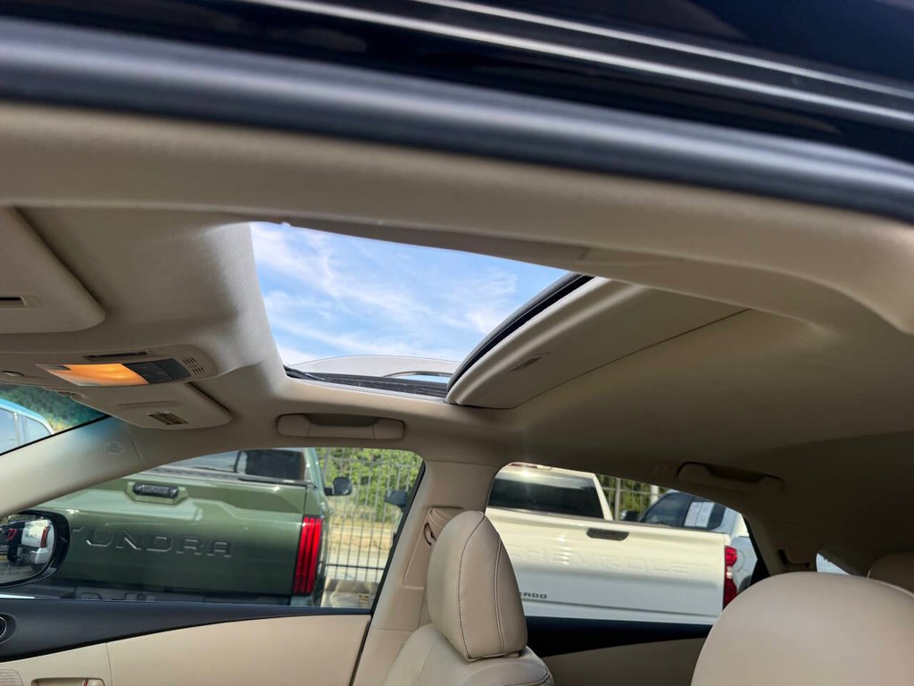 Lexus RX 350 Vehicle Full-screen Gallery Image 28