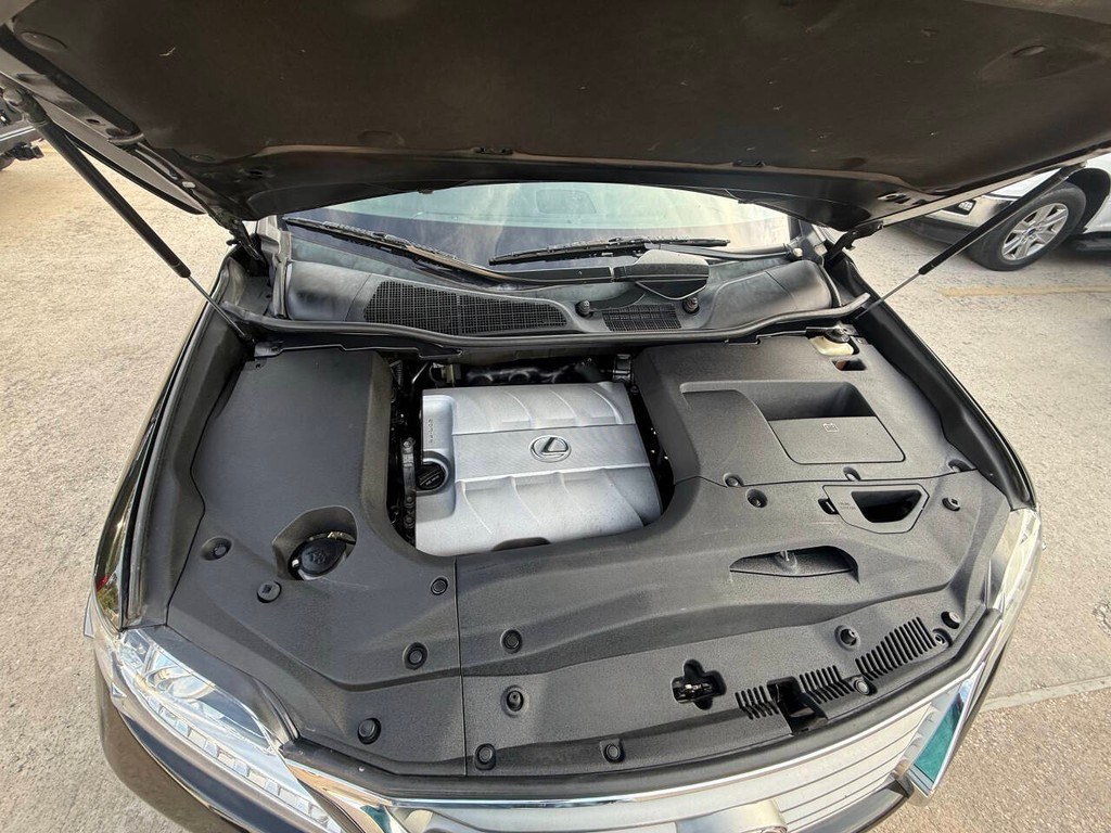 Lexus RX 350 Vehicle Full-screen Gallery Image 32