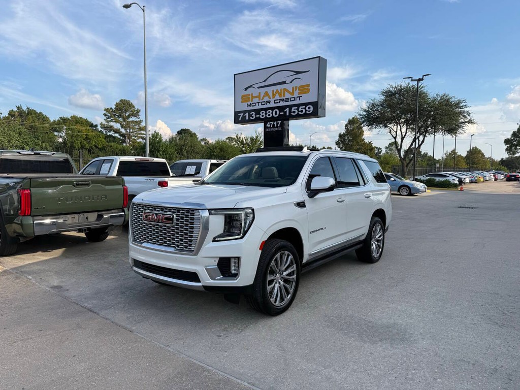 GMC Yukon Vehicle Full-screen Gallery Image 03